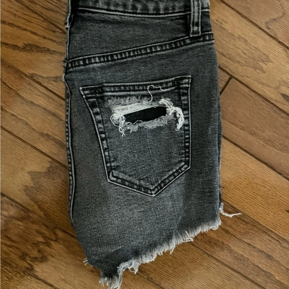 We The Free People Distressed  Denim Jeans‎ Frayed Hem Shorts Size 25
